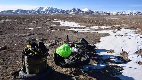 一个人在野外(***无人区)自驾旅游，怎么选露营地相对安全驴友爬山被雷劈2020有没有新上映的电影 后排(114517)